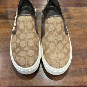 Coach slip on’s size 7